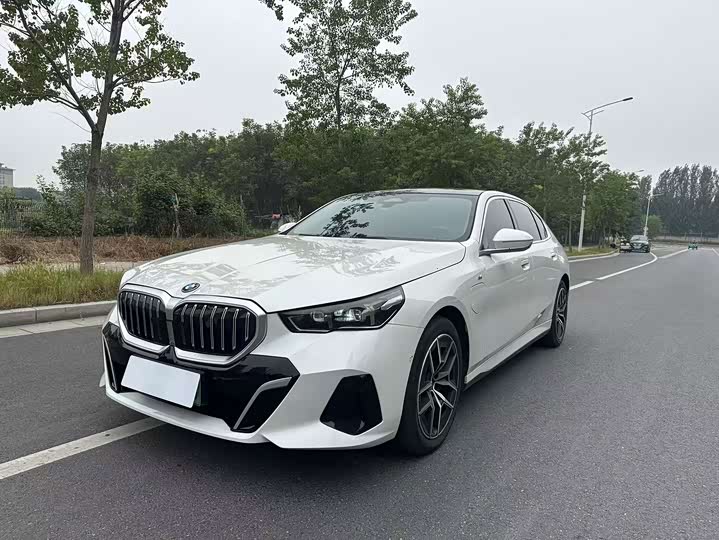 BMW i5 2024 eDrive 35L Luxury M Sport Package - zdjęcie 10