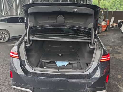 BMW i5 2024 eDrive 35L Luxury Package - zdjęcie 7