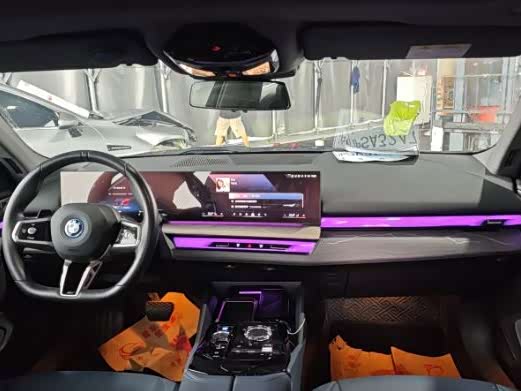 BMW i5 2024 eDrive 35L Luxury Package - zdjęcie 9