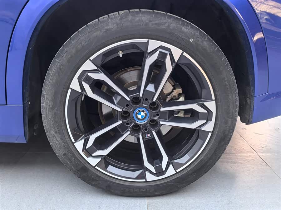 BMW iX1 2023 xDrive30L M Sport - zdjęcie 18