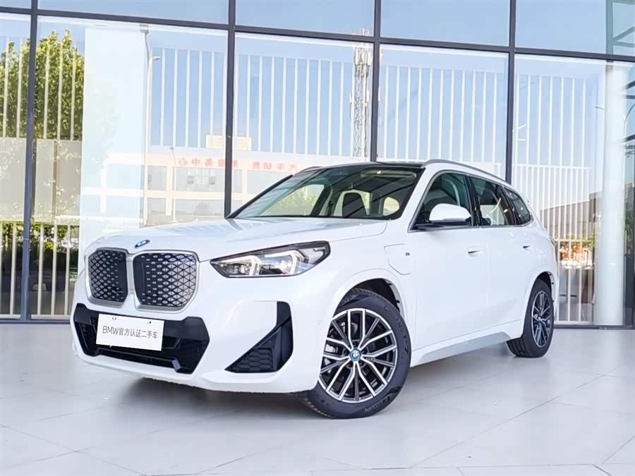 BMW iX1 2025 eDrive25L M Sport Package - zdjęcie 1
