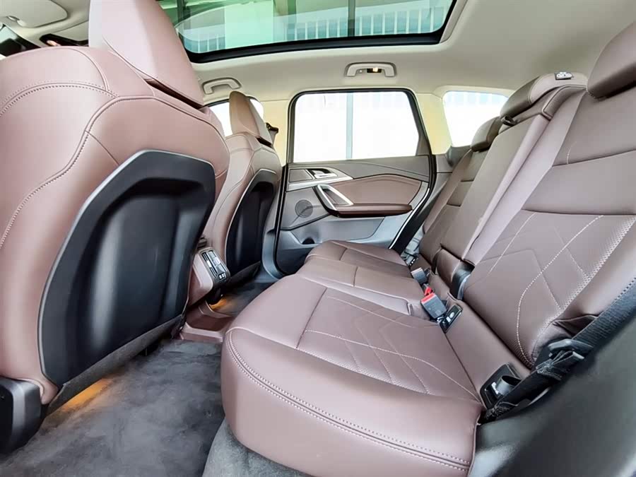 BMW iX1 2025 eDrive25L M Sport Package - zdjęcie 11