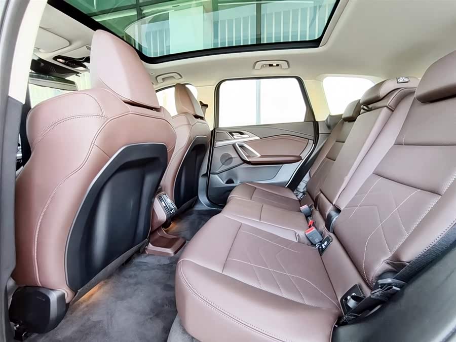 BMW iX1 2025 eDrive25L M Sport Package - zdjęcie 12