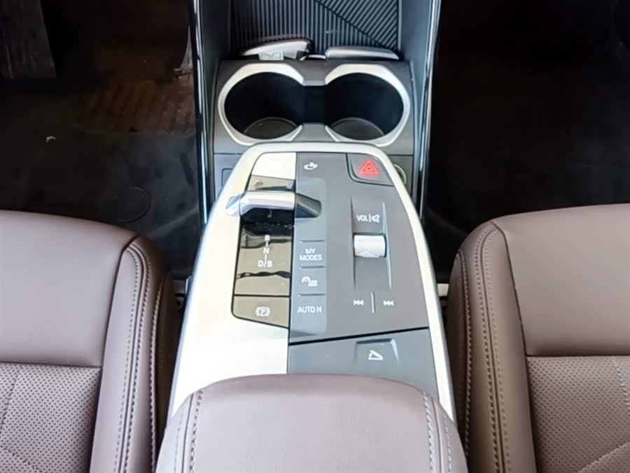 BMW iX1 2025 eDrive25L M Sport Package - zdjęcie 13