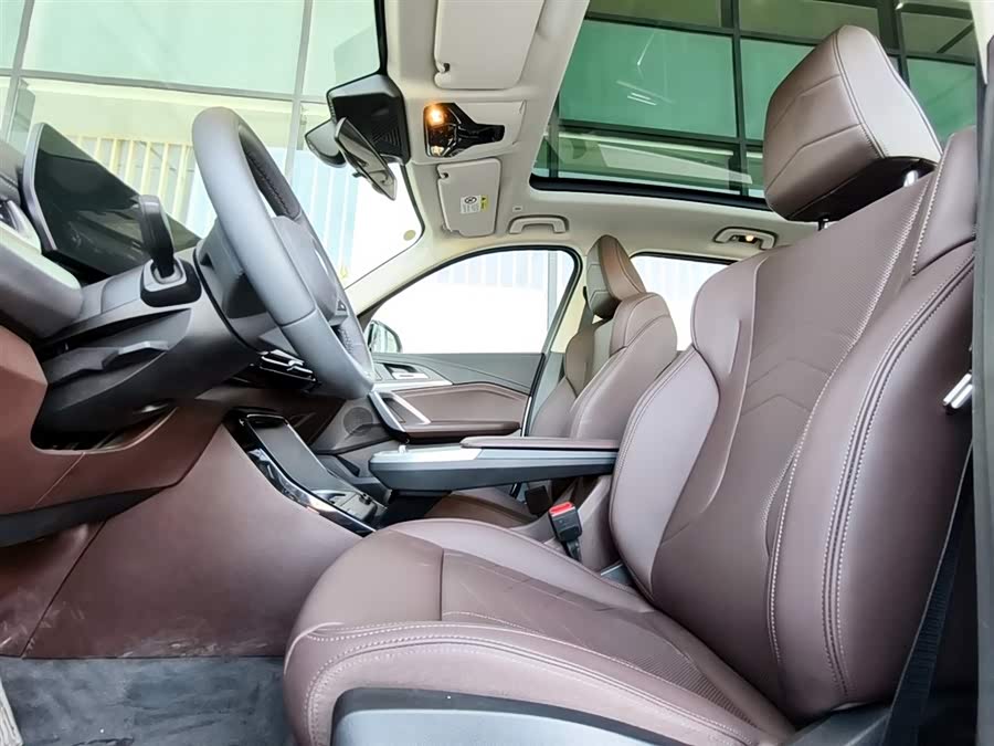 BMW iX1 2025 eDrive25L M Sport Package - zdjęcie 15