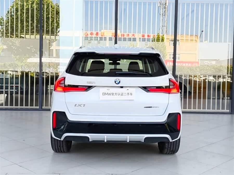 BMW iX1 2025 eDrive25L M Sport Package - zdjęcie 4