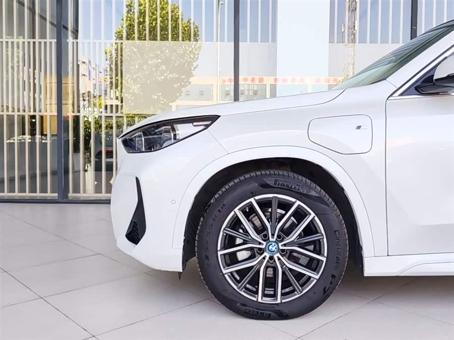 BMW iX1 2025 eDrive25L M Sport Package - zdjęcie 7