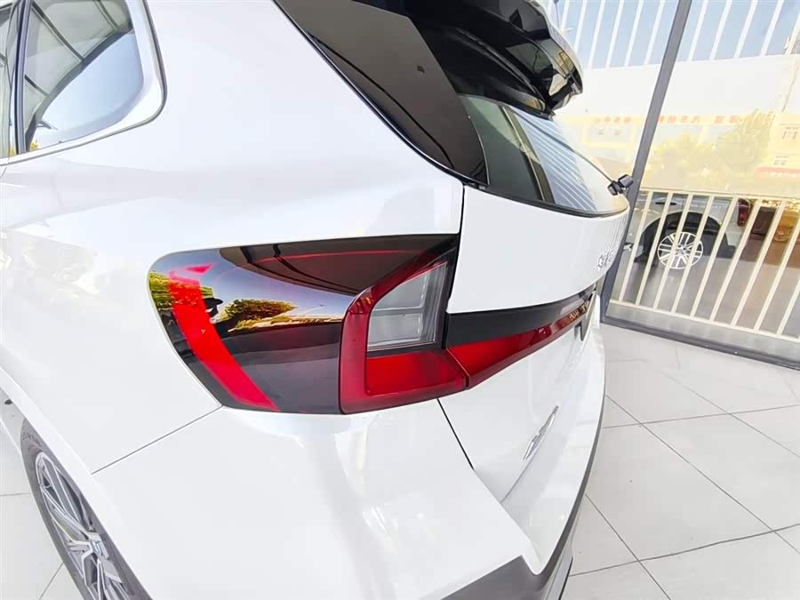 BMW iX1 2025 eDrive25L M Sport Package - zdjęcie 8