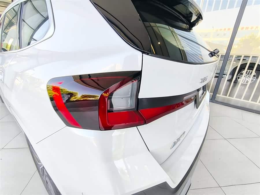 BMW iX1 2025 eDrive25L M Sport Package - zdjęcie 9