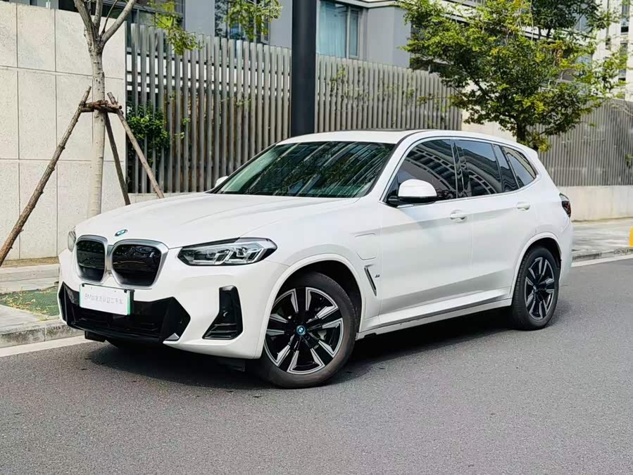 BMW iX3 2023 Leading Edition - zdjęcie 1