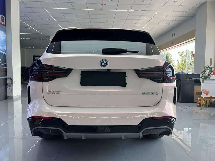BMW iX3 2024 Leading Edition - zdjęcie 4