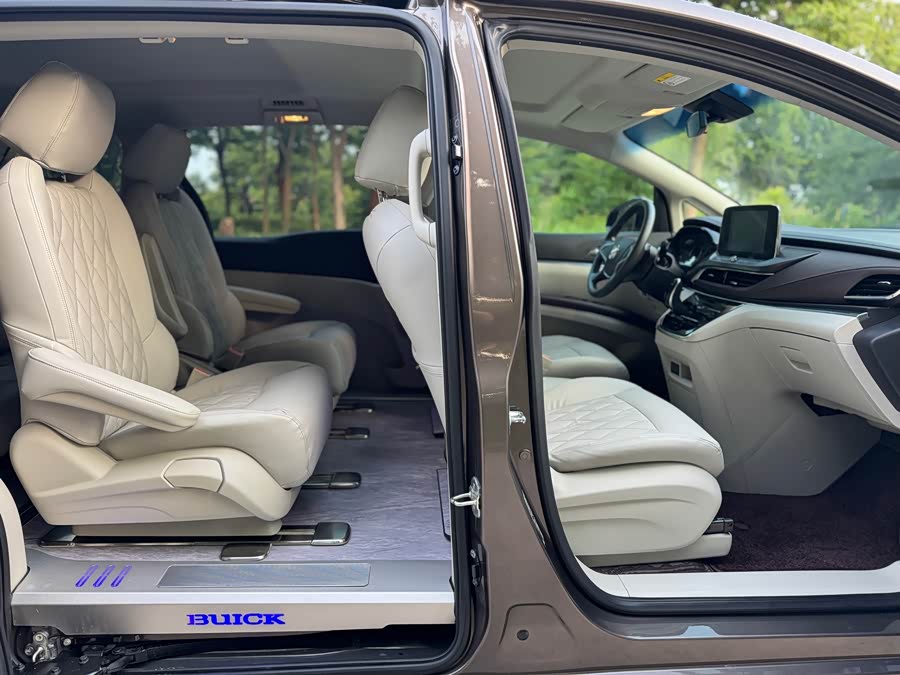 Buick GL8 2023 Land Business Class Comfort Version - zdjęcie 11