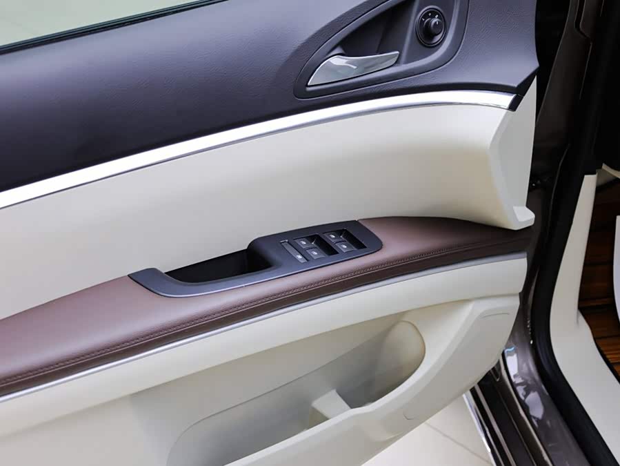 Buick GL8 2023 Land Business Class Comfort Version - zdjęcie 17