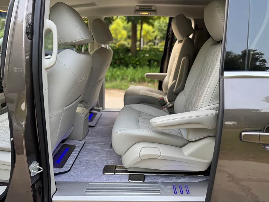Buick GL8 2023 Land Business Class Comfort Version - zdjęcie 6