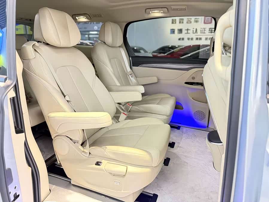 Buick GL8 New Energy 2025 Luxurious Version - zdjęcie 13
