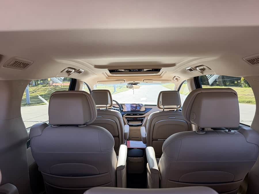 Buick GL8 New Energy 2025 Luxurious Version - zdjęcie 14