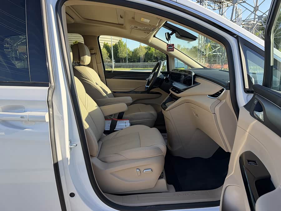 Buick GL8 New Energy 2025 Luxurious Version - zdjęcie 15