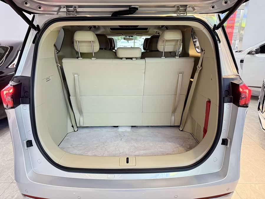 Buick GL8 New Energy 2025 Luxurious Version - zdjęcie 17