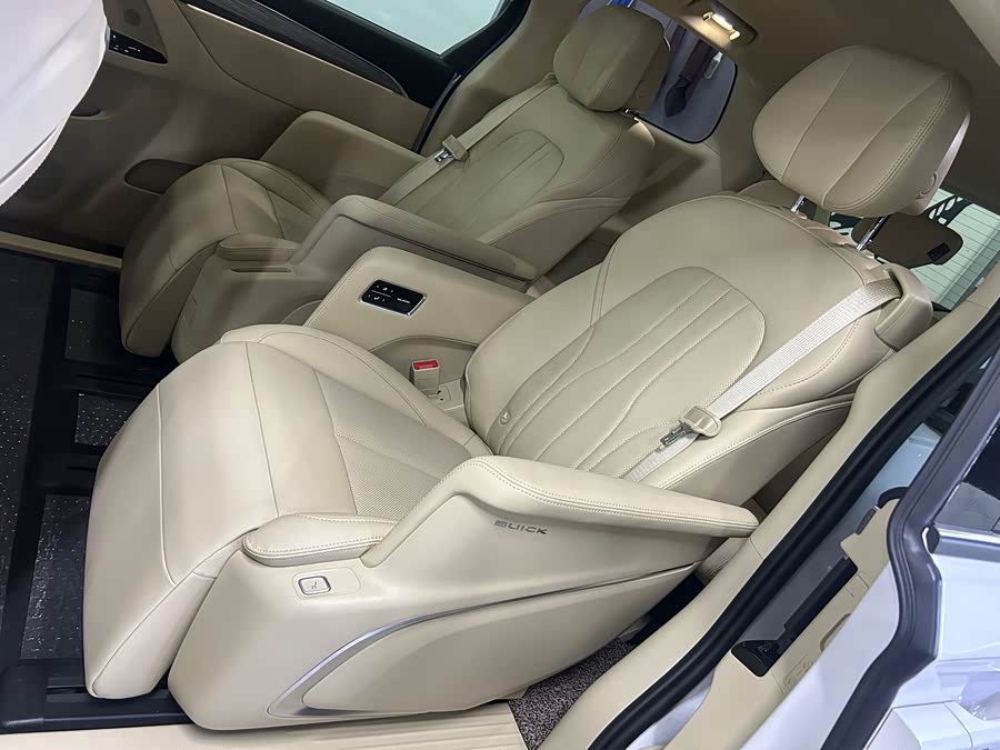 Buick GL8 New Energy 2025 Luxurious Version - zdjęcie 18