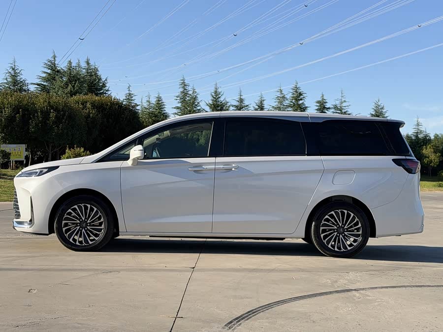 Buick GL8 New Energy 2025 Luxurious Version - zdjęcie 4