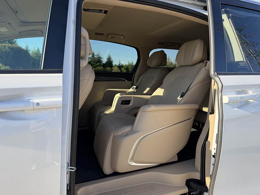 Buick GL8 New Energy 2025 Luxurious Version - zdjęcie 9