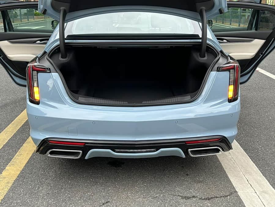 Cadillac CT5 2025 28T Track Performance Edition + Peak Track Package - zdjęcie 16