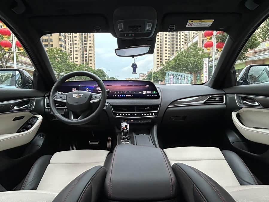 Cadillac CT5 2025 28T Track Performance Edition + Peak Track Package - zdjęcie 18