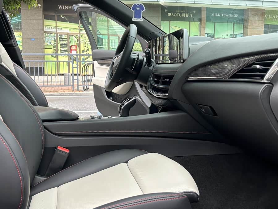 Cadillac CT5 2025 28T Track Performance Edition + Peak Track Package - zdjęcie 9