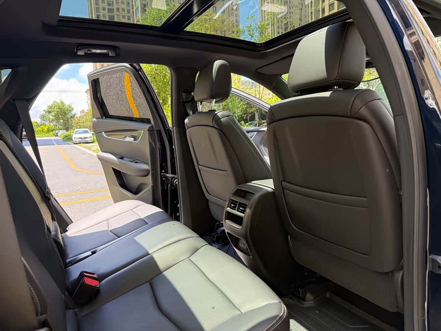 Cadillac XT5 2022 2.0T 4WD Luxury (Hummingbird Edition) - zdjęcie 4
