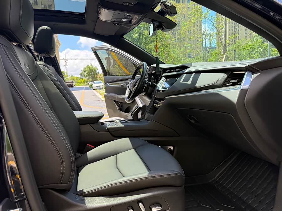 Cadillac XT5 2022 2.0T 4WD Luxury (Hummingbird Edition) - zdjęcie 10