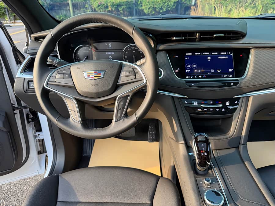 Cadillac XT5 2024 2.0T 2WD Fashion - zdjęcie 12