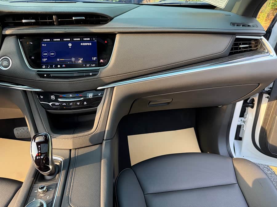 Cadillac XT5 2024 2.0T 2WD Fashion - zdjęcie 13