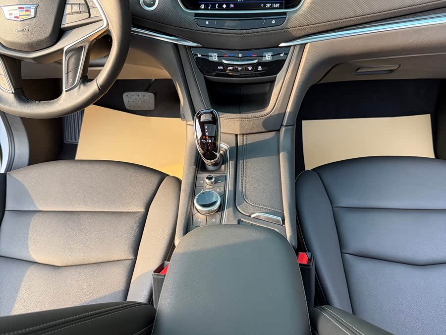 Cadillac XT5 2024 2.0T 2WD Fashion - zdjęcie 14
