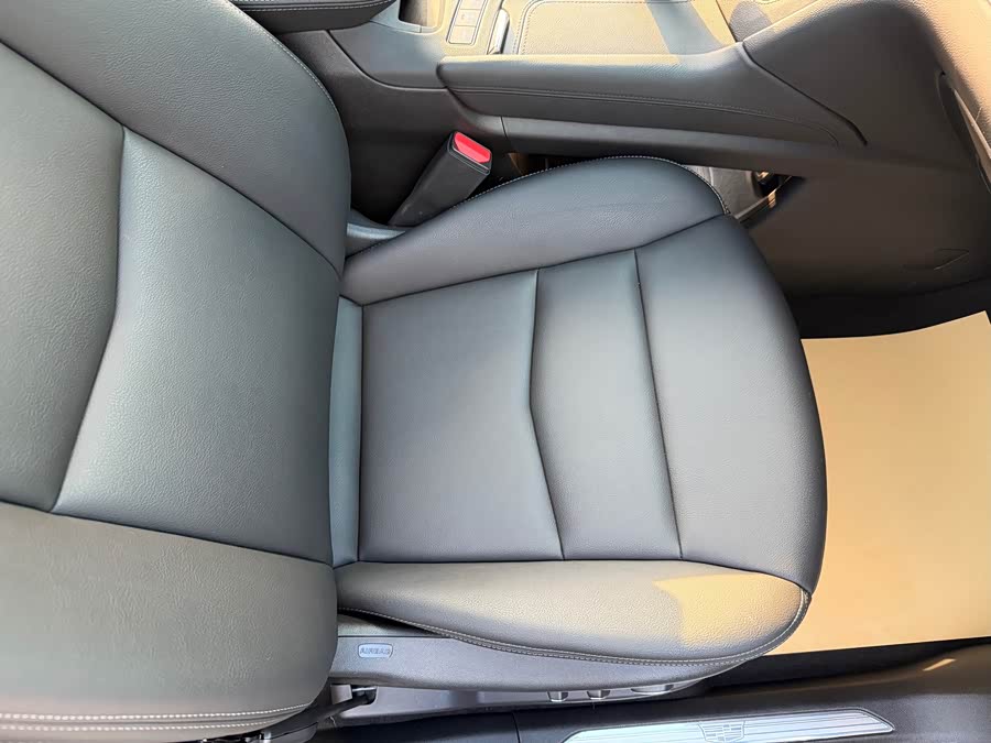 Cadillac XT5 2024 2.0T 2WD Fashion - zdjęcie 15