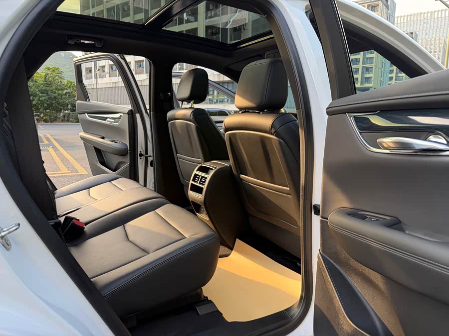 Cadillac XT5 2024 2.0T 2WD Fashion - zdjęcie 8