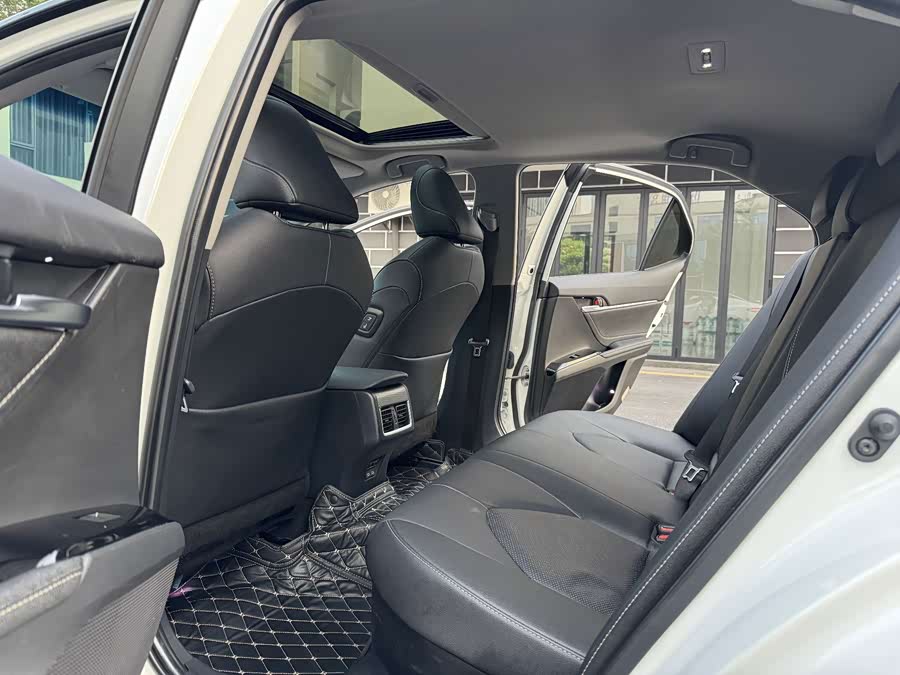 Camry 2023 Dual Engine 2.5HS Sharp Edition - zdjęcie 11