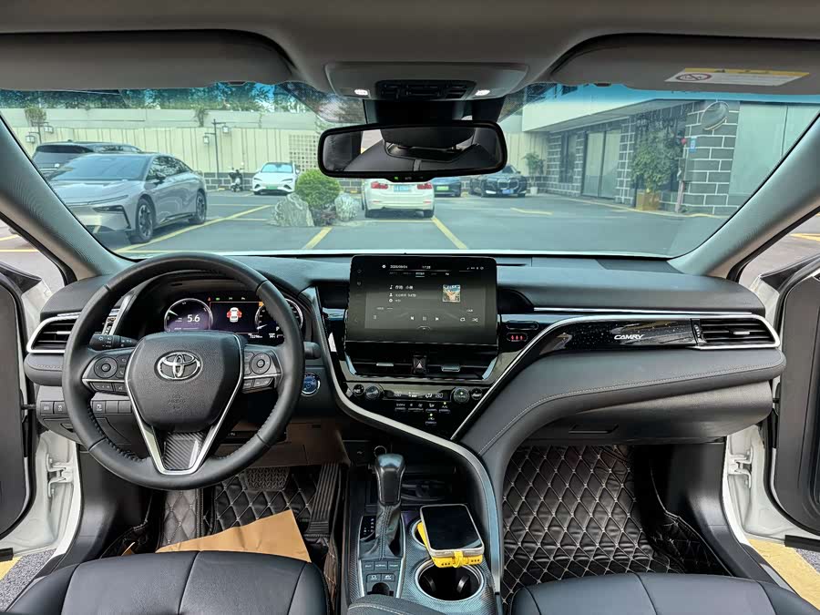 Camry 2023 Dual Engine 2.5HS Sharp Edition - zdjęcie 14
