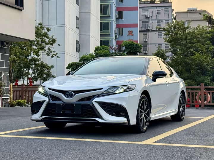 Camry 2023 Dual Engine 2.5HS Sharp Edition - zdjęcie 16