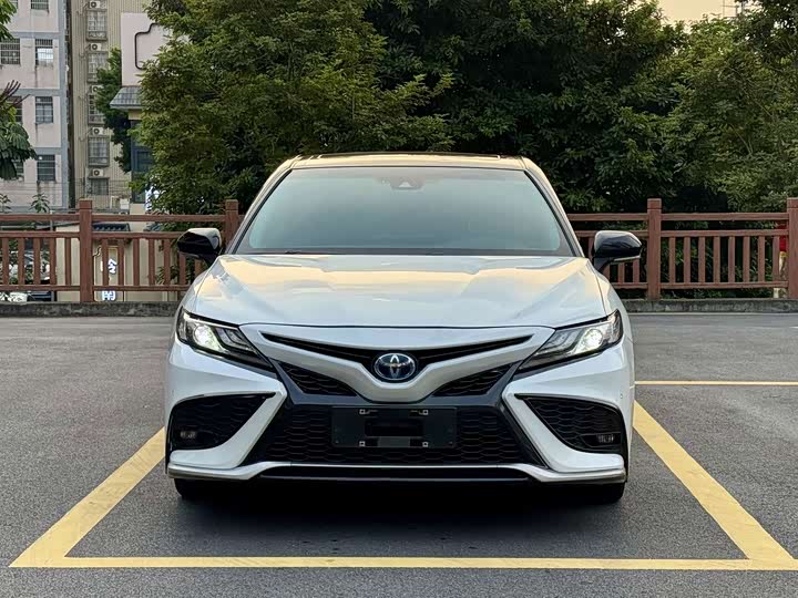 Camry 2023 Dual Engine 2.5HS Sharp Edition - zdjęcie 18