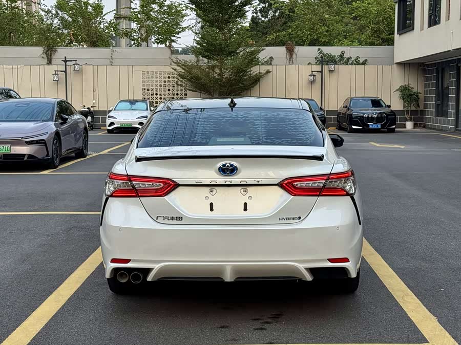 Camry 2023 Dual Engine 2.5HS Sharp Edition - zdjęcie 8