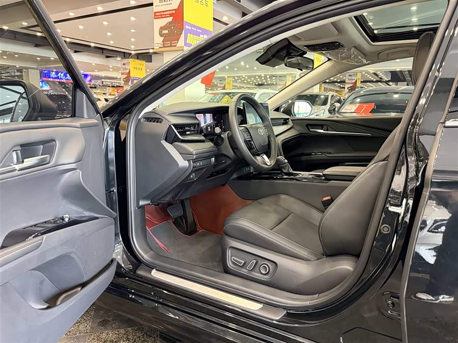 Camry 2024 2.0T Luxury - zdjęcie 4
