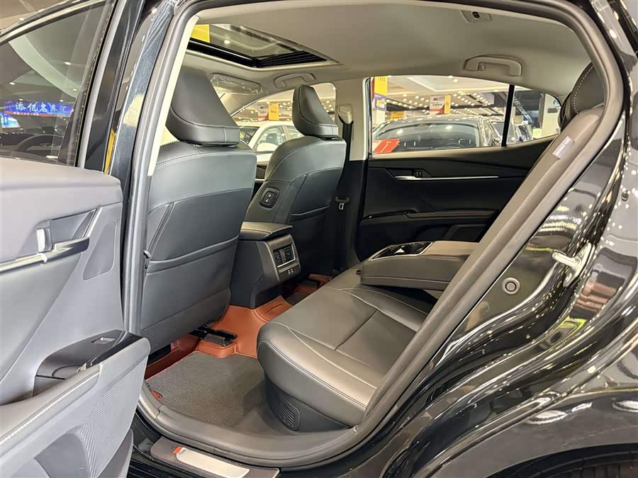 Camry 2024 2.0T Luxury - zdjęcie 5