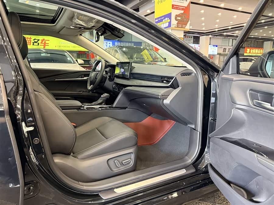 Camry 2024 2.0T Luxury - zdjęcie 6