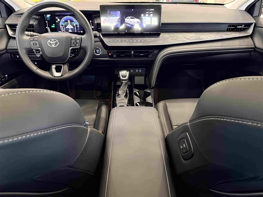Camry 2024 2.0T Luxury - zdjęcie 8