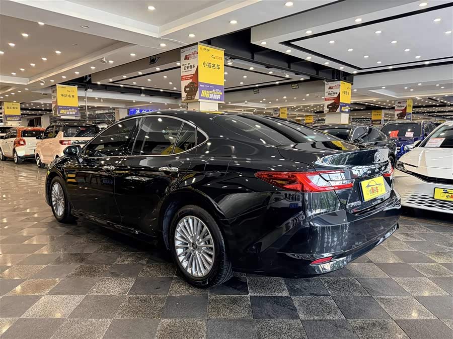 Camry 2024 2.0T Luxury - zdjęcie 9