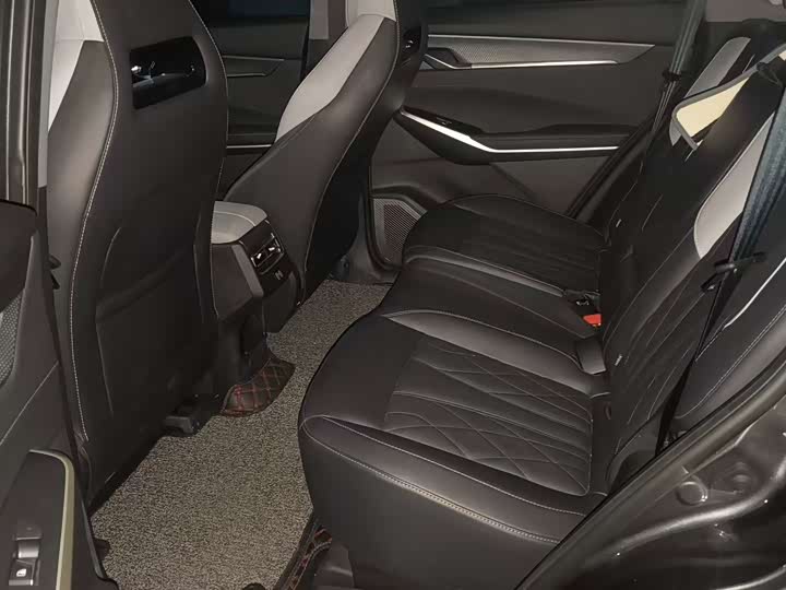 Changan CS75PLUS 2024 3rd Gen Champion 1.5T Smart Driving Edition - zdjęcie 15