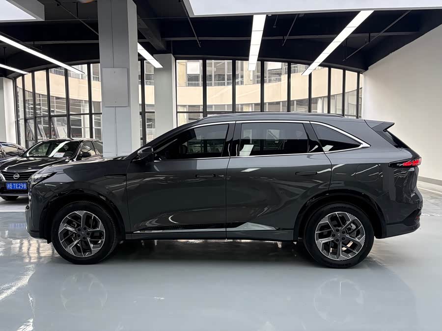Changan CS75PLUS 2025 4th Generation Ultra 2.0T New Blue Whale Qinfeng - zdjęcie 16