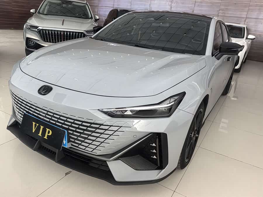 Changan UNI-V 2023 1.5T Premium - zdjęcie 1