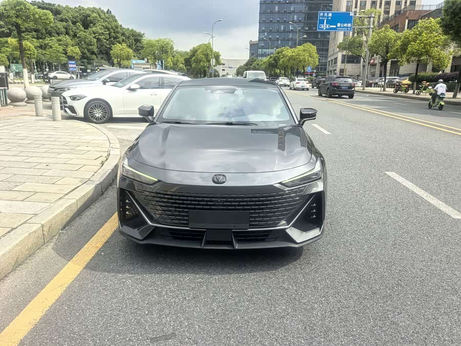 Changan UNI-V 2023 1.5T Premium - zdjęcie 2