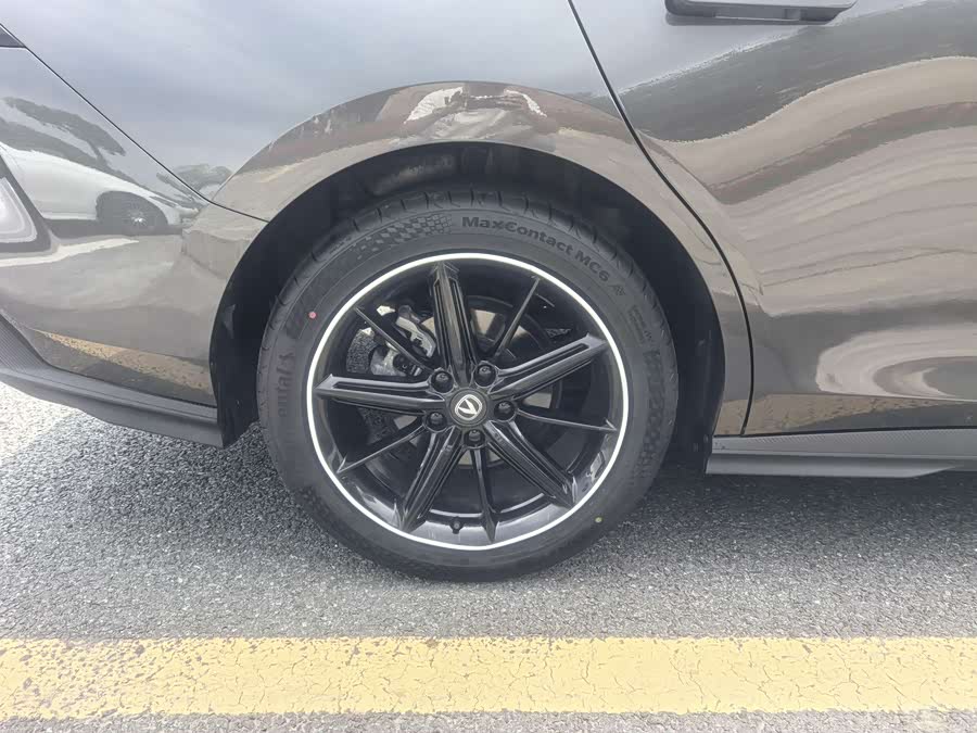 Changan UNI-V 2023 1.5T Premium - zdjęcie 13